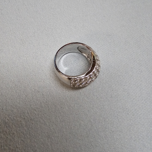 Ring - Picture 2 of 5